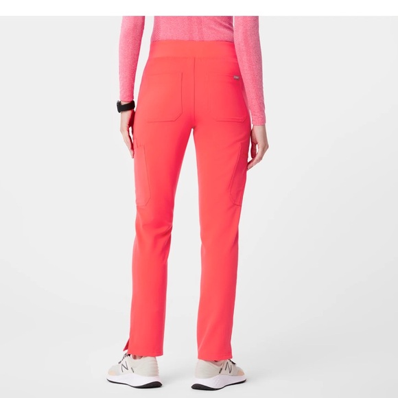 Yola Skinny Scrub pants, XL Petite. Bright Fuchsia colour. - Picture 3 of 4